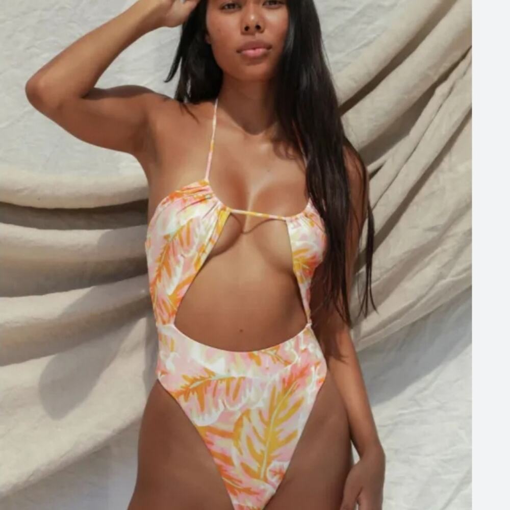 Stone Fox Swim NWT Hot Tropix Floral Riva One-Piece Swimsuit XS